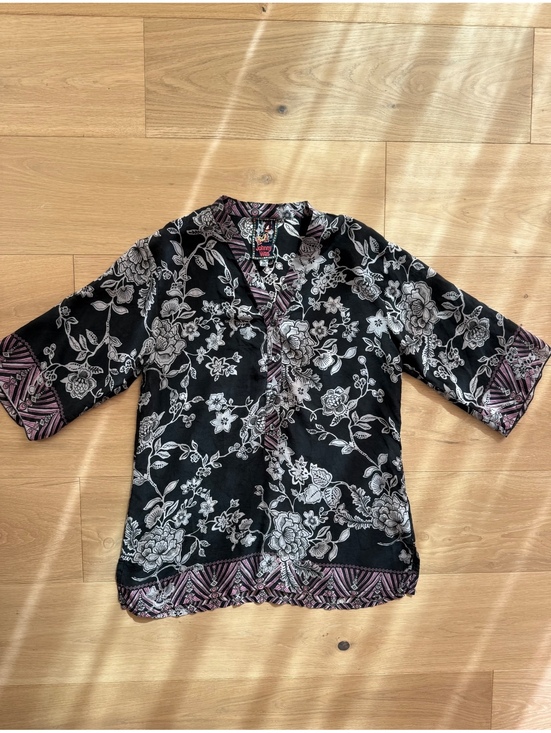 Johnny Was Tops - Johnny Was Edina Floral Blouse XS Black Pink 100% Rayon Modified Sleeves